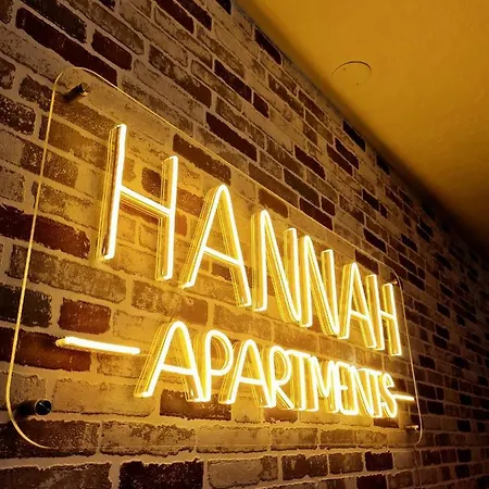 Hannah Kraslava Exterior photo
